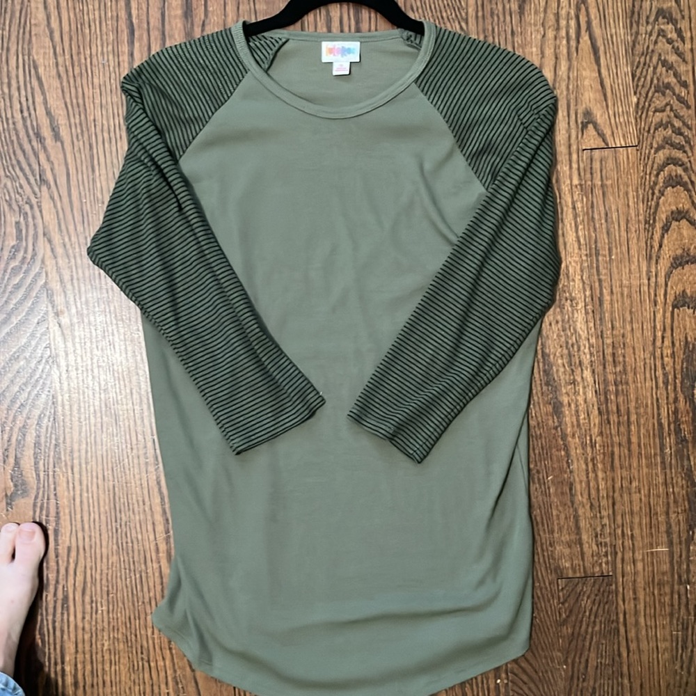 Lula Roe Randy shirt